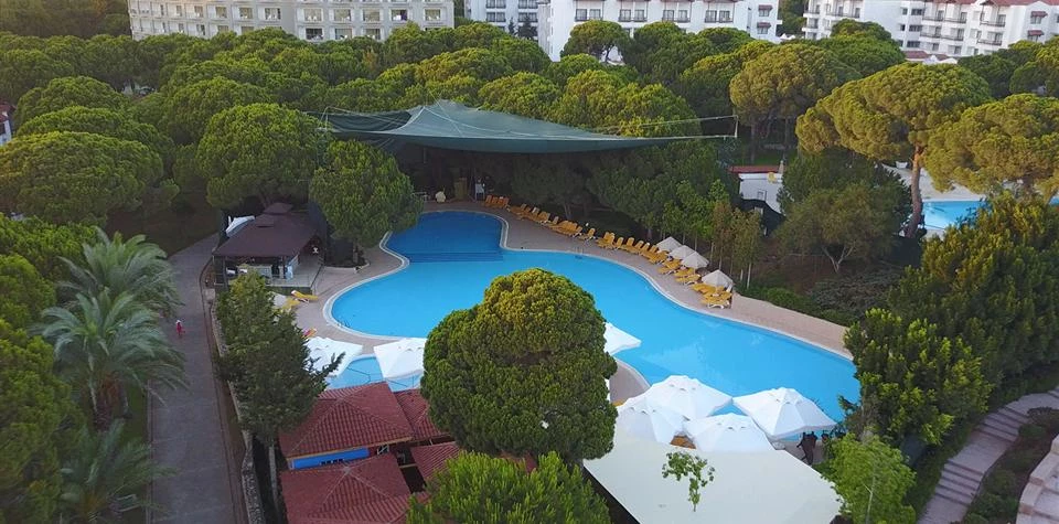 altis-resort-hotel-spa-havuz-16333