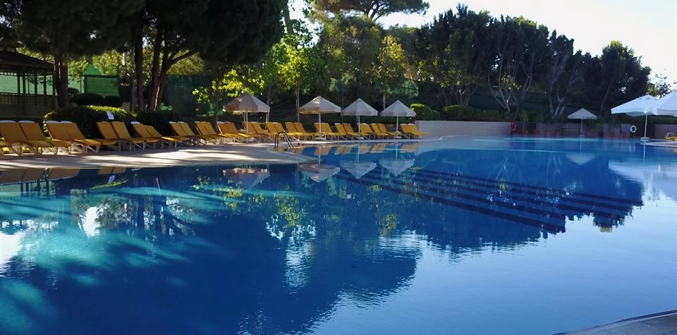 altis-resort-hotel-spa-havuz-16334