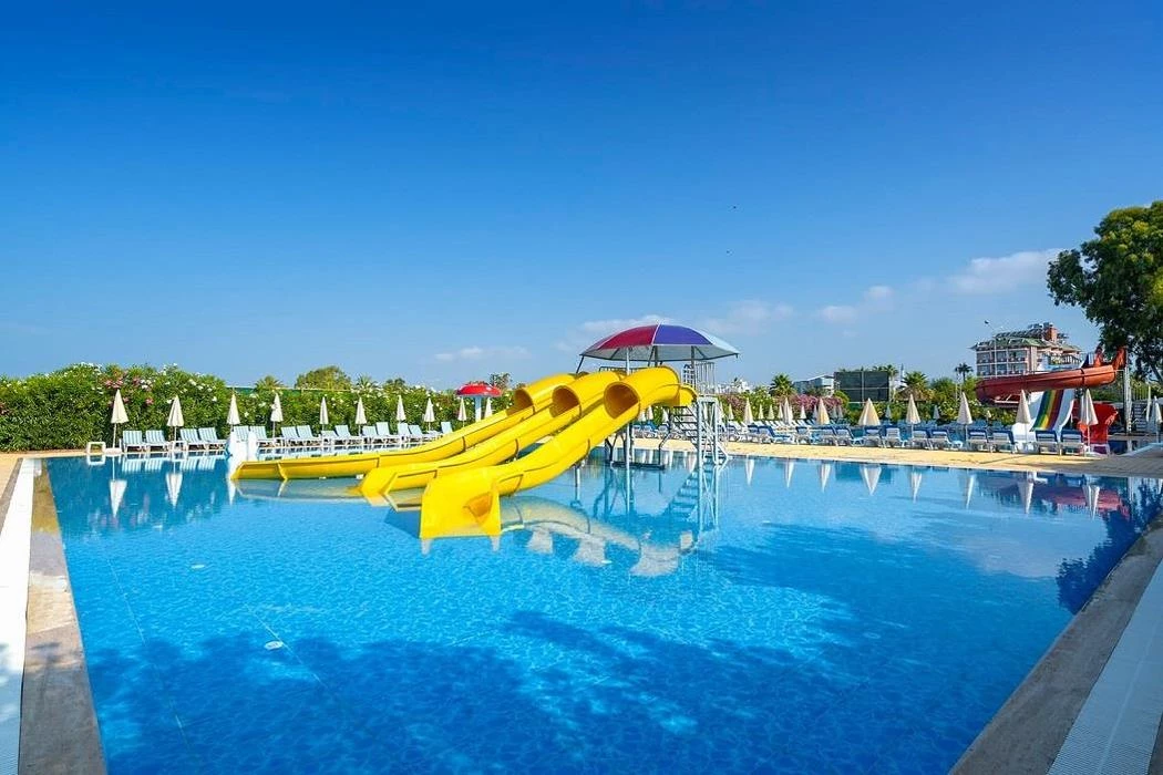 atlas-beach-halal-luxury-holiday-family-resort-havuz-17545
