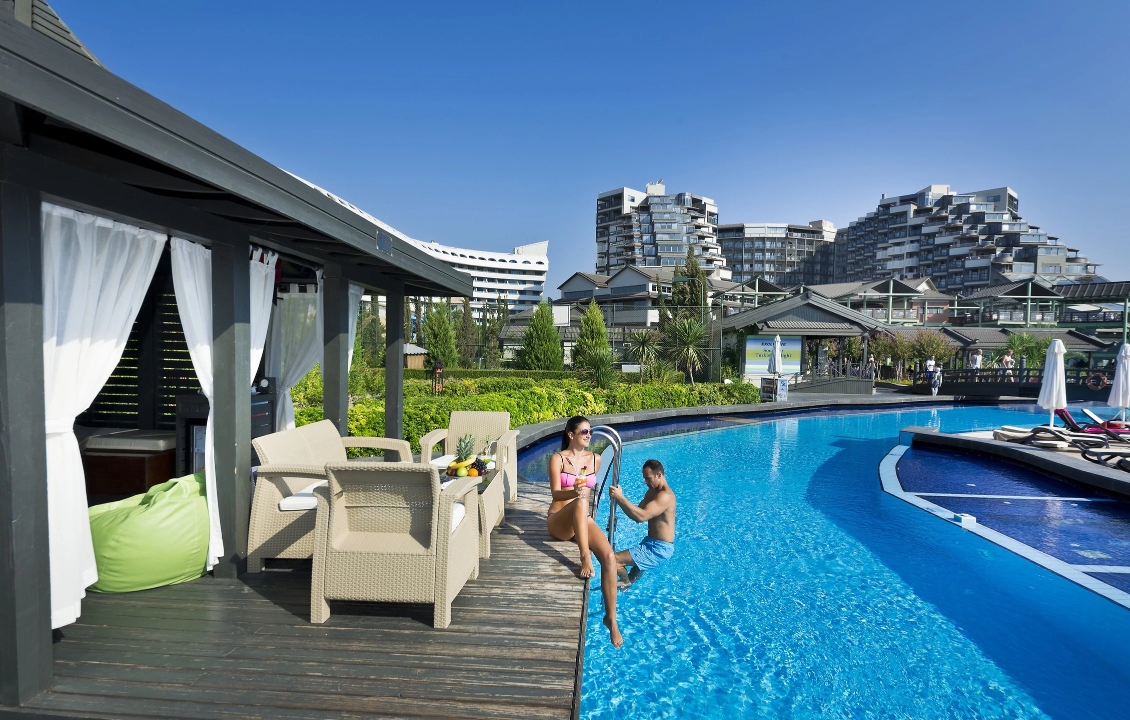 limak-lara-deluxe-hotel-resort-havuz-5271